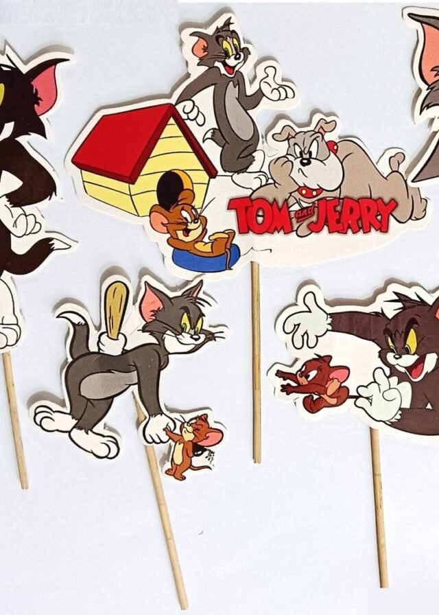 #4 Cartoon Cake Topper For Birthday Cake